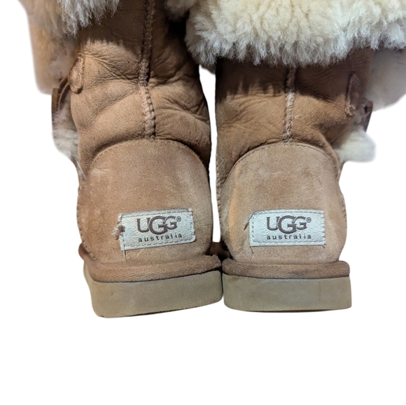 UGG Australia Bailey Button Triplet II Tall Boots 6 Chestnut Super Soft - Picture 3 of 10
